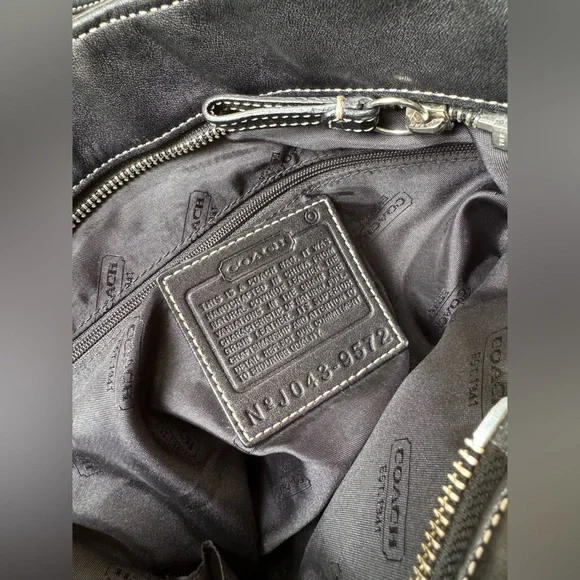 Vintage Coach Hamptons 9572 Leather Tote - Picture 3 of 10